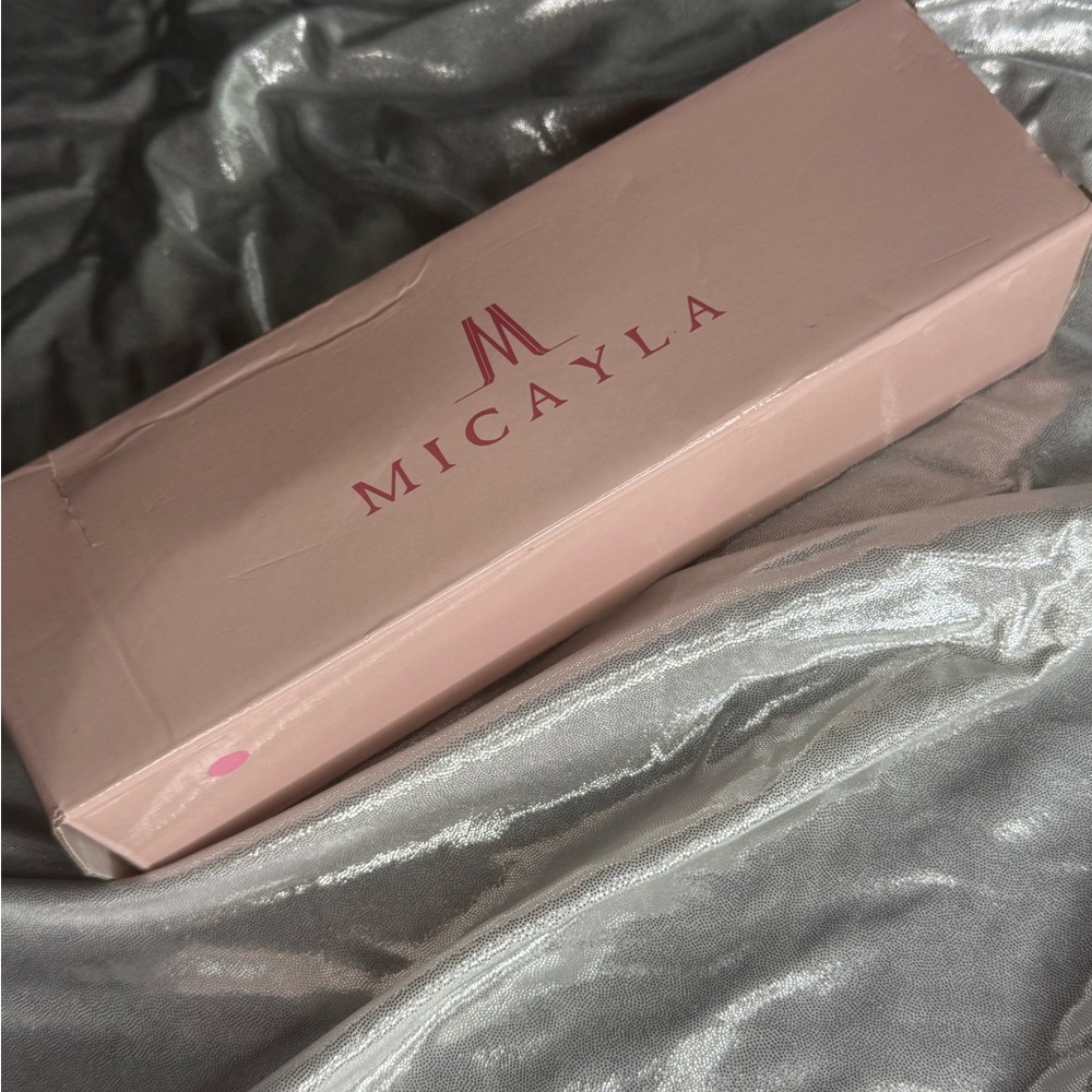 Micayla Pink Box hair trimmer